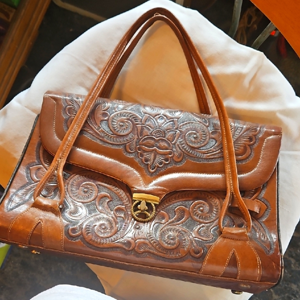 Elegant Brown Leather Handbag